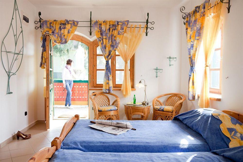Somogy Kertje Üdülőfalu és Étterem Bonnya Esterno foto