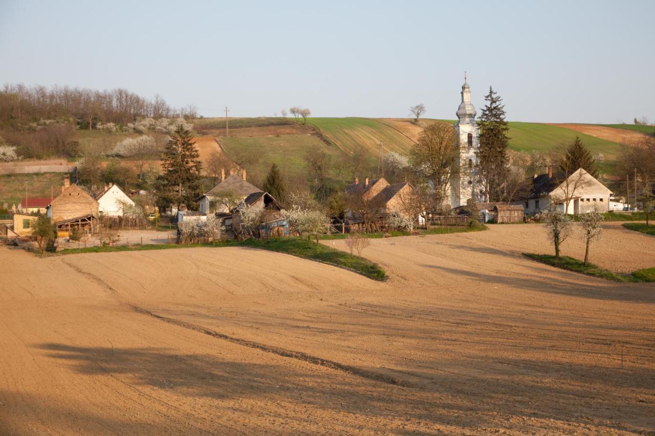 Somogy Kertje Üdülőfalu és Étterem Bonnya Esterno foto